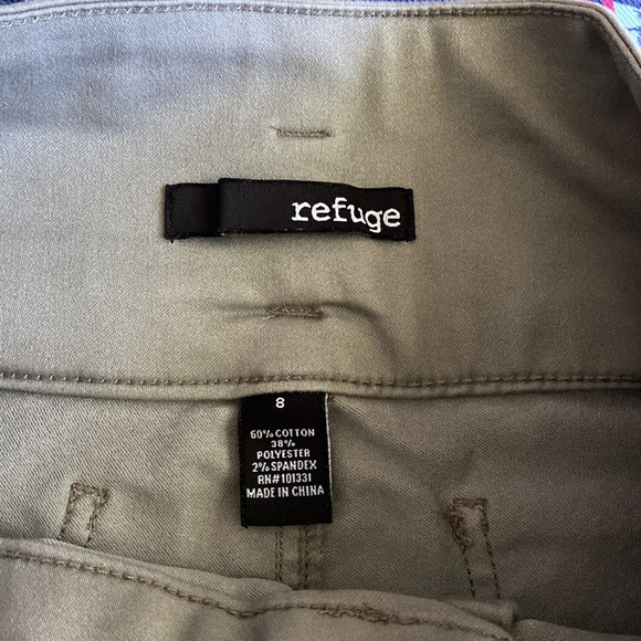 Refuge tan stretchy high waisted shorts size 8 - Picture 5 of 5